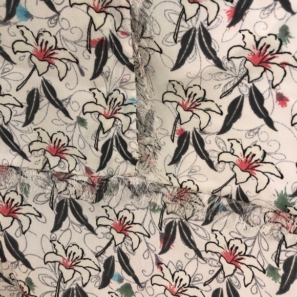 Foral top - Picture 3 of 6